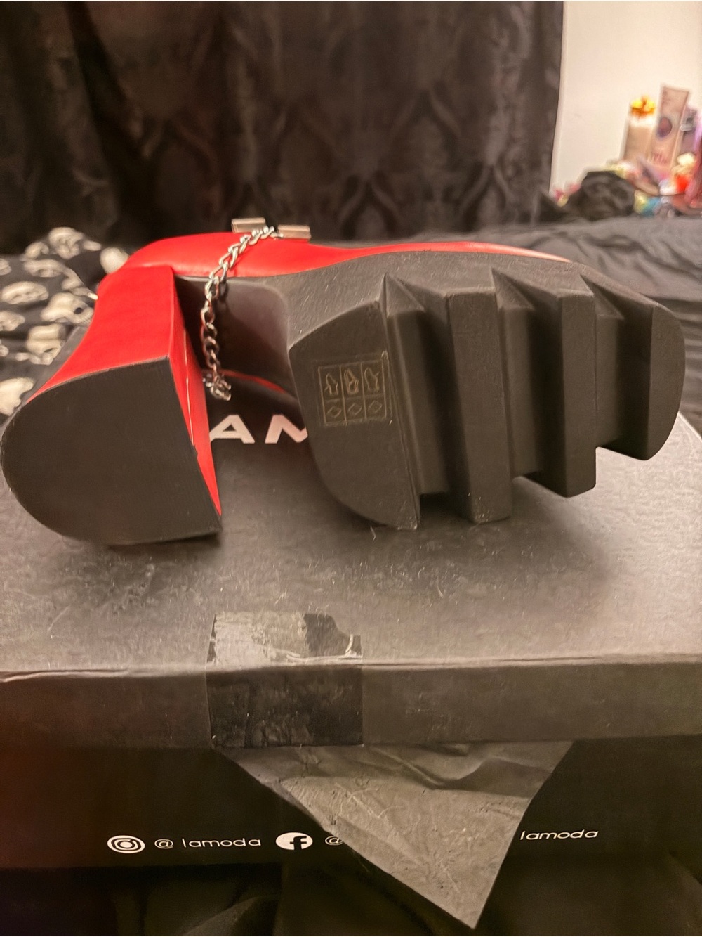 Brand new Lamoda Red Platform Gothic Chain Ankle-Cuff Heels/boots/sandals - Picture 5 of 5